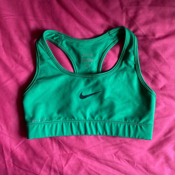❌SOLD‼️Nike Sports Bra - Picture 1 of 2